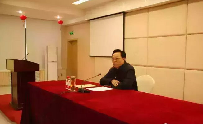 徐光春到中機(jī)六院作專題報告講座