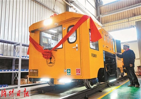 新一代軌道打磨車(chē)在洛陽(yáng)下線