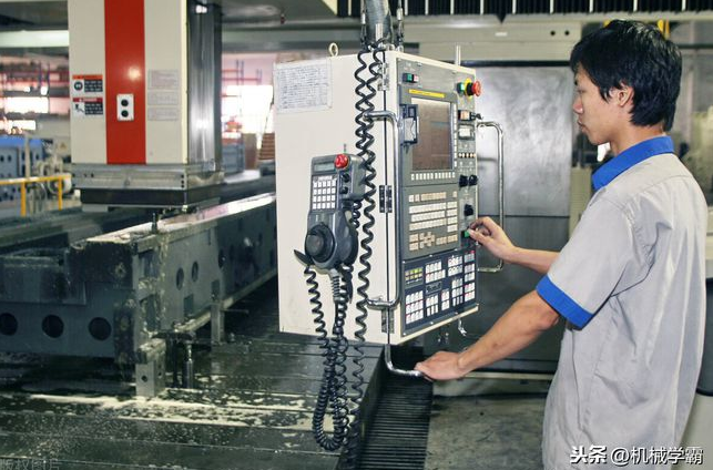 中國(guó)四大機(jī)床剩一家苦苦支撐！機(jī)床業(yè)怎么了？